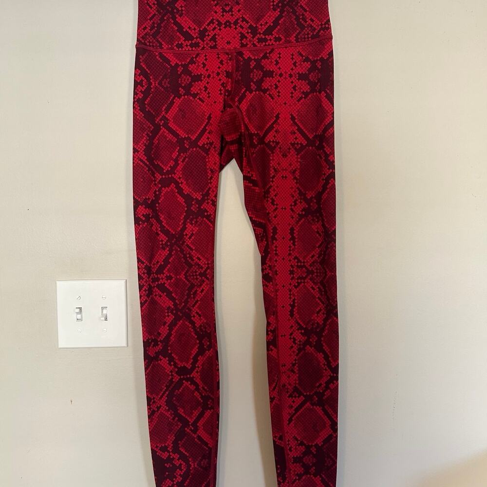 Lululemon Size 6 Hi-Rise Wunder Under Pant